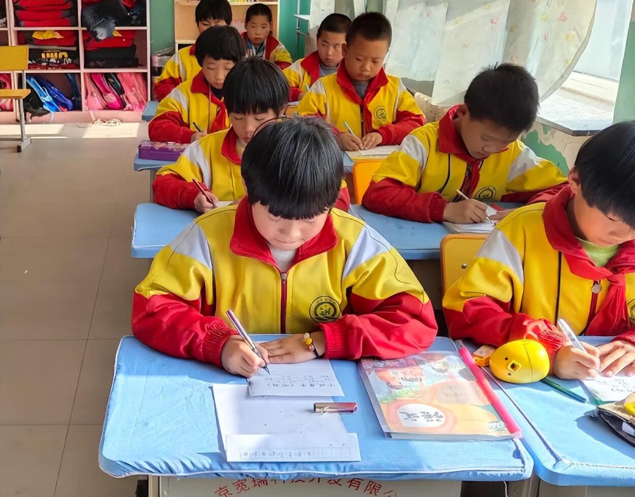 分外怎么读(分外怎么读音是什么意思)