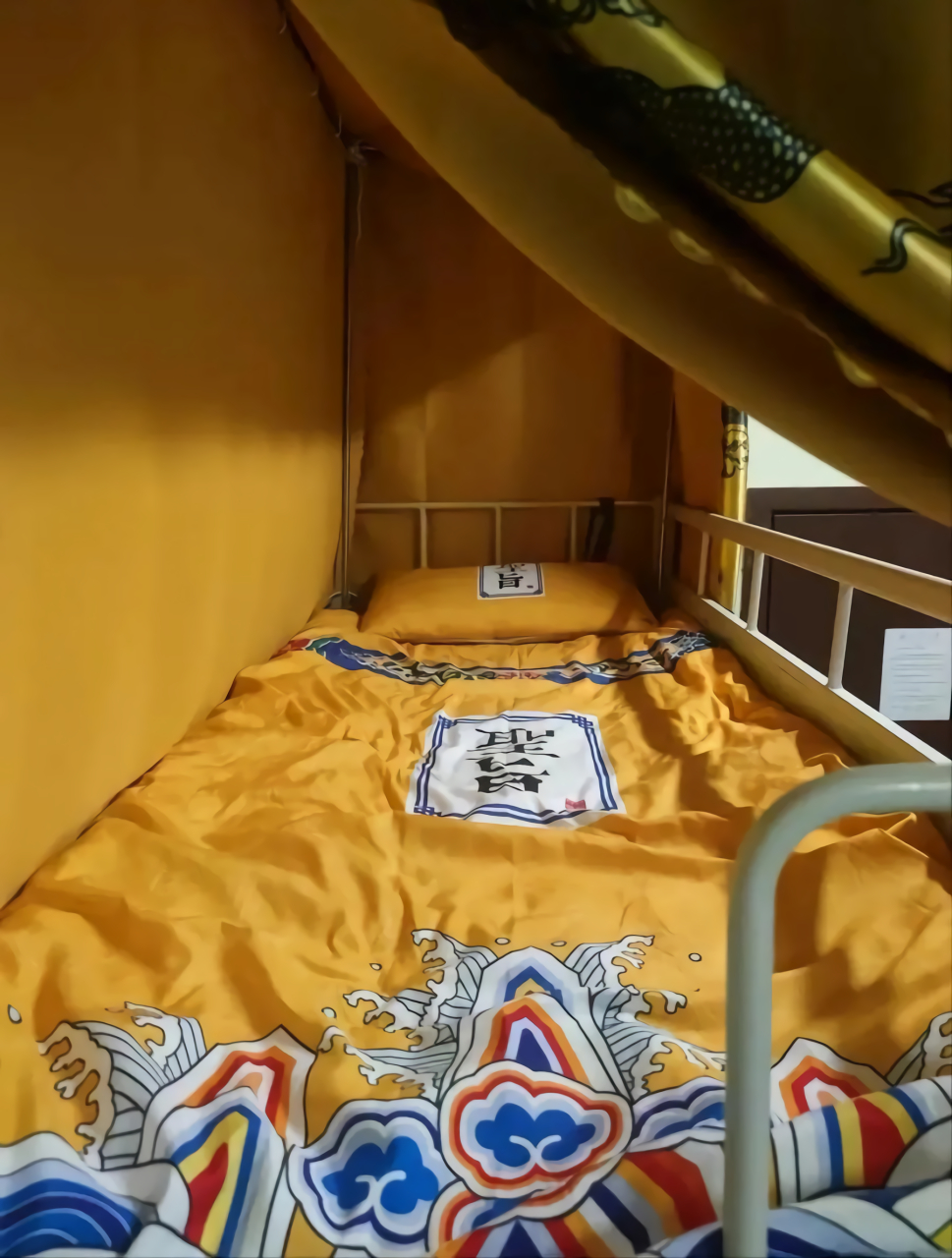 龙榻(龙榻上的将军大结局) 龙榻(龙榻上的将军大结局)