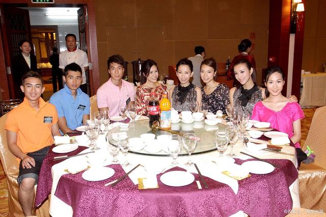 聚会的聚怎么写(聚会的聚怎么写笔画) 聚会的聚怎么写(聚会的聚怎么写笔画)