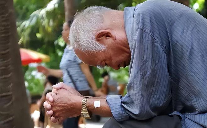 为老不尊的意思(为老不尊的意思和近义词) 为老不尊的意思(为老不尊的意思和近义词)