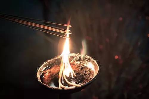 头香是什么意思(不烧回头香是什么意思)