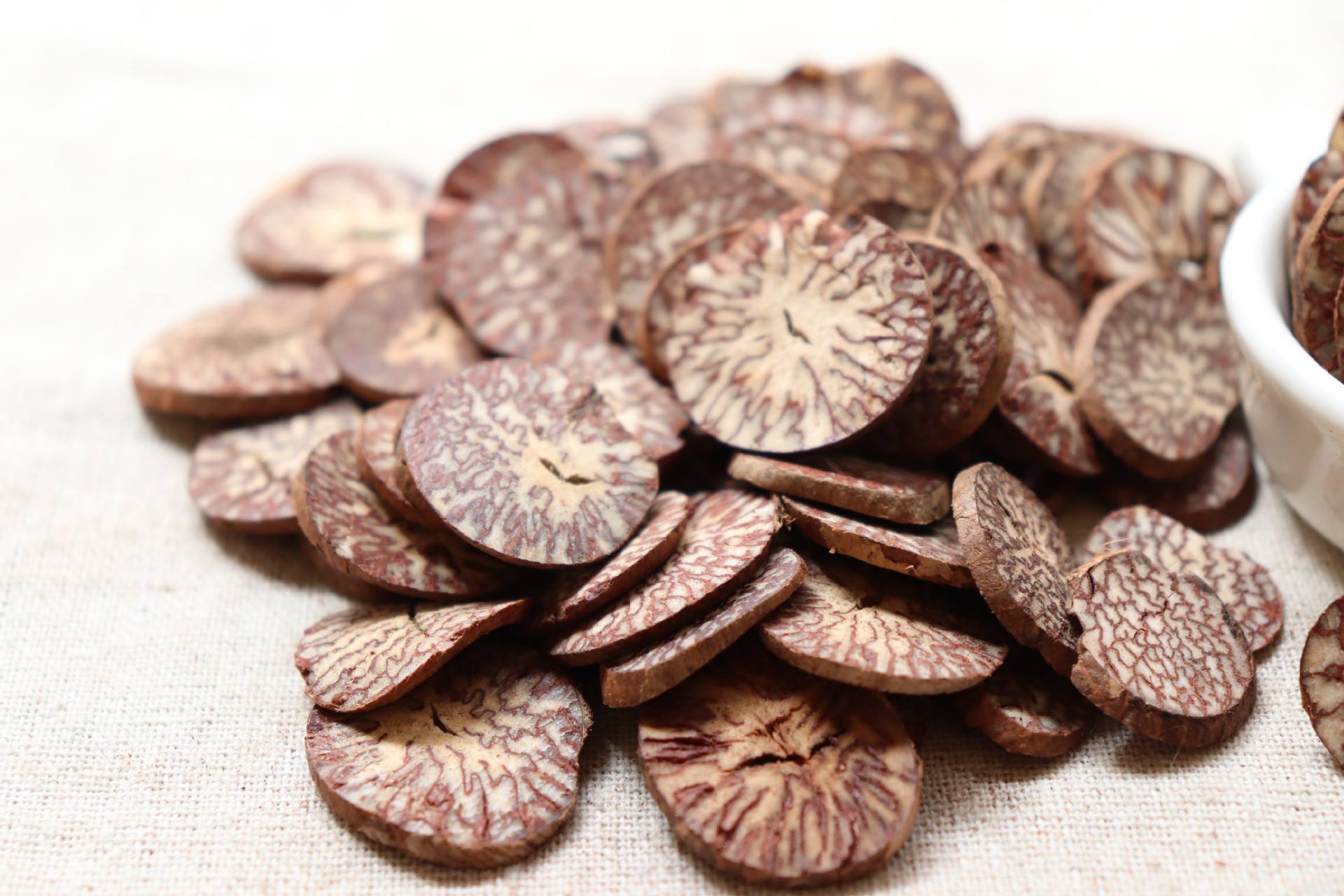 槟(槟榔的功效与作用主要治什么病)