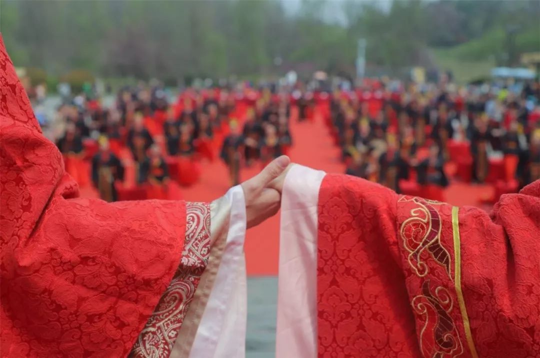 执手礼(执手礼的行礼方法)